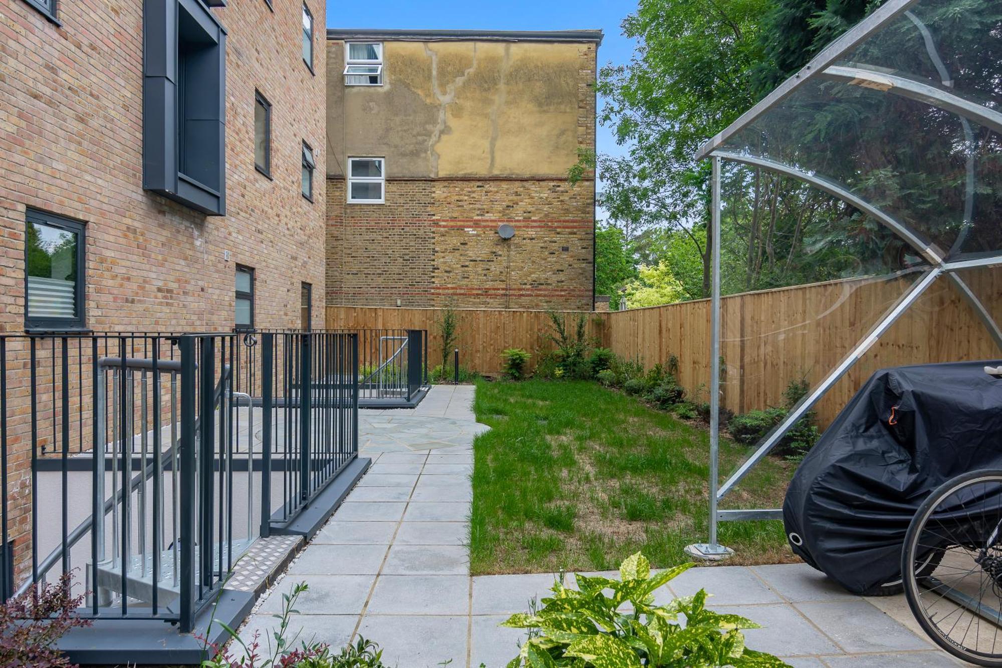 Spacious, 3 Bedroom, 2 Bathroom, Surbiton エクステリア 写真